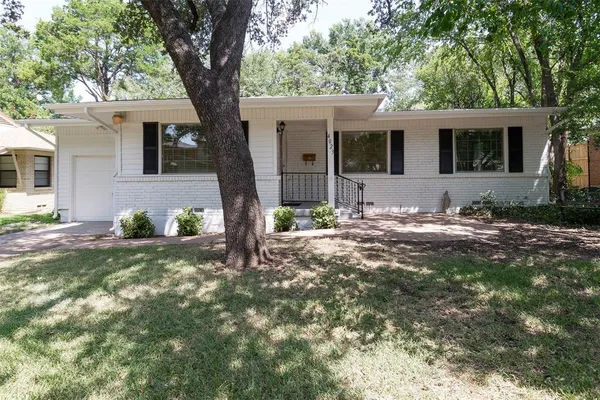 $2,700 | 4023 Park Lane, Dallas, TX 75220