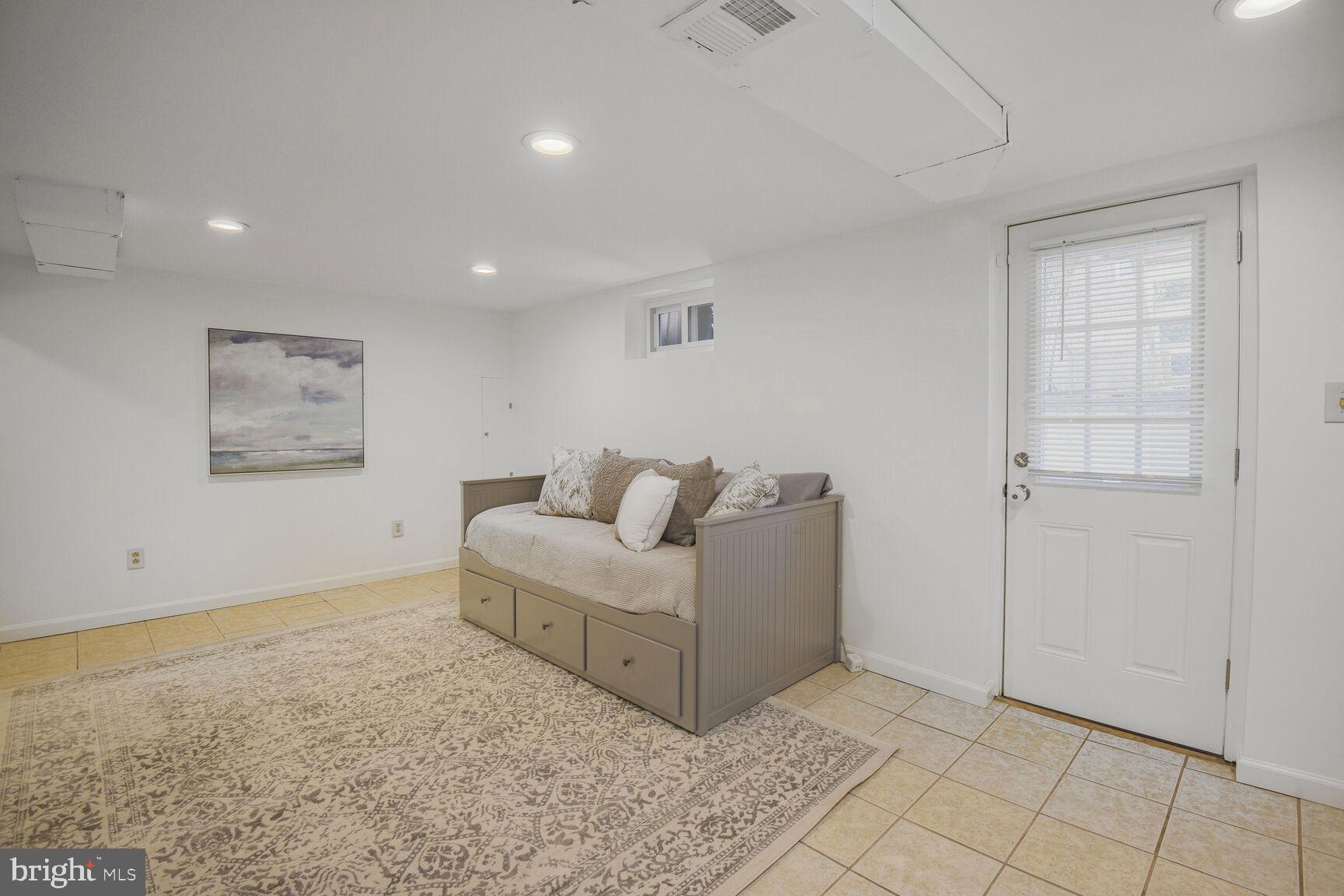 10002 Reddick Drive Silver Spring, MD 20901 - Photo 23 of 33 a living room with furniture