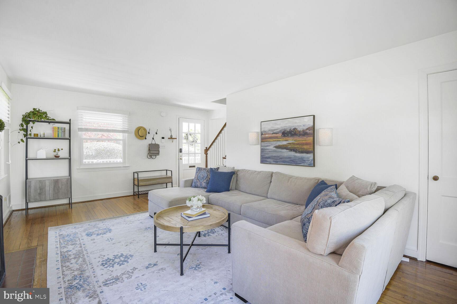 10002 Reddick Drive Silver Spring, MD 20901 - Photo 9 of 33 a living room with furniture and a couch