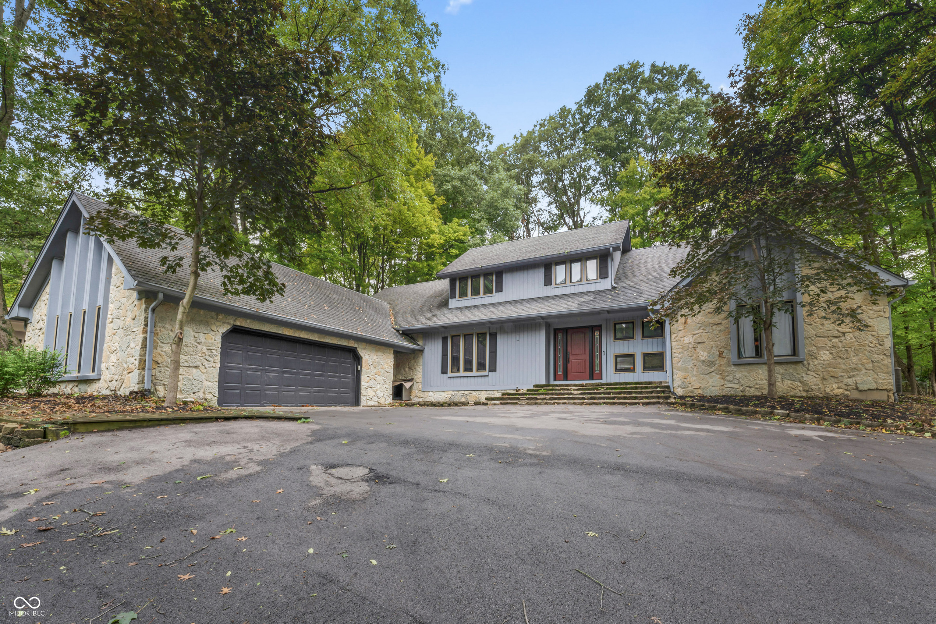 8954 Briarclift Road Indianapolis, IN 46256 - Photo 3 of 35 Gallery Image 3
