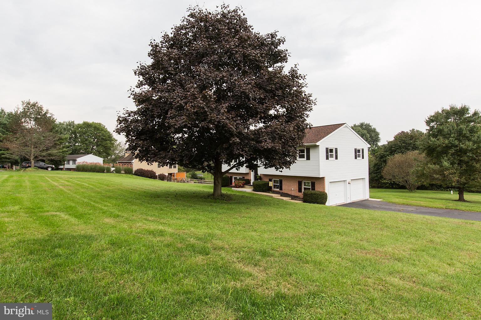 25 Wicker Drive Lititz, PA 17543 - Photo 5 of 51