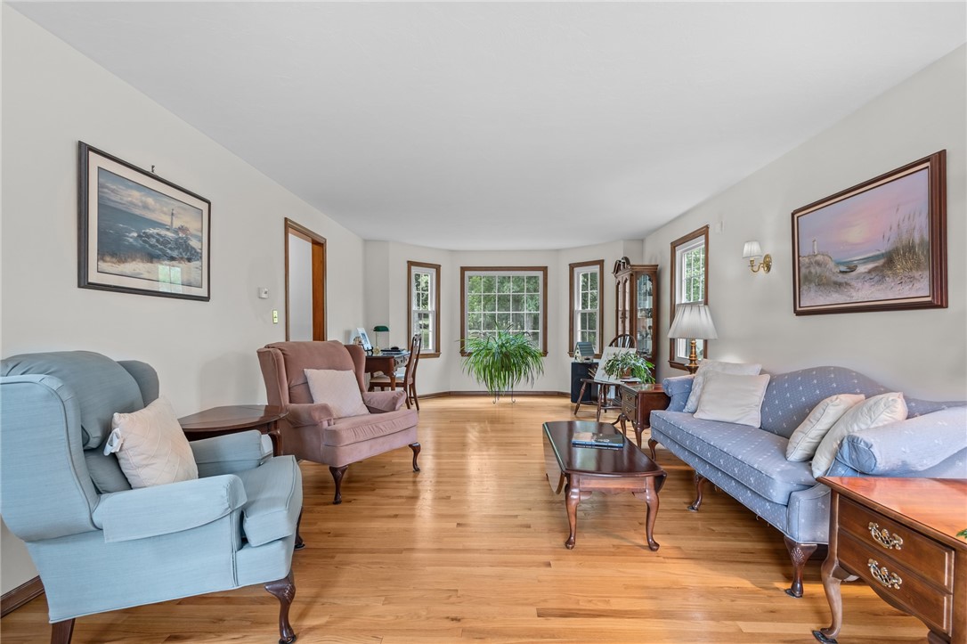 157 Tara Lane Woonsocket, RI 02895 - Photo 11 of 33
