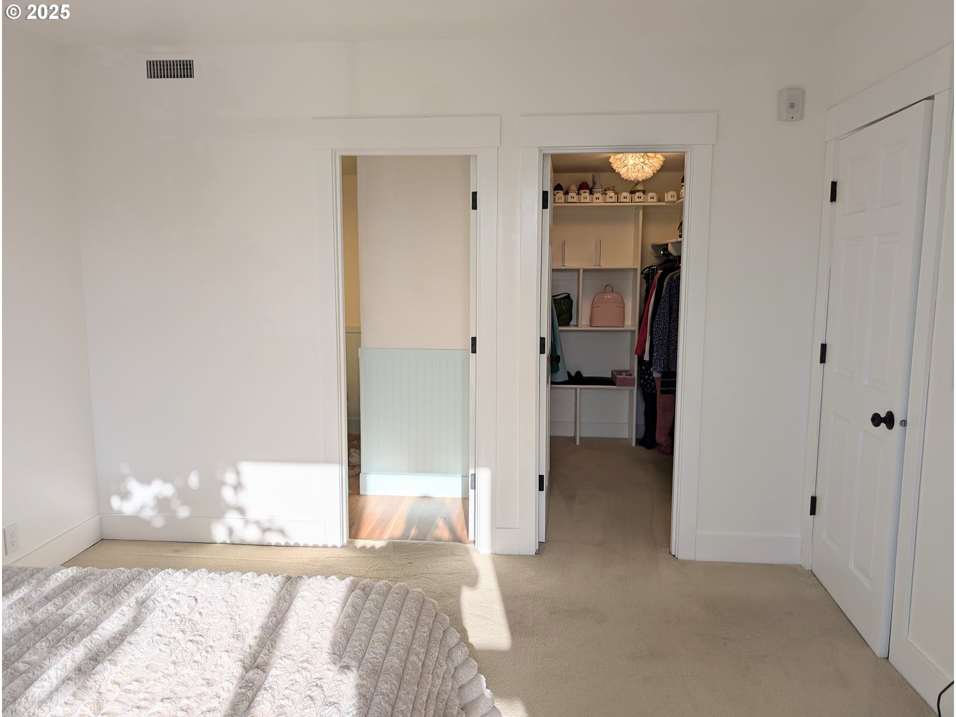 620 Wimbledon Court Eugene, OR 97401 - Photo 15 of 35 Primary Bedroom