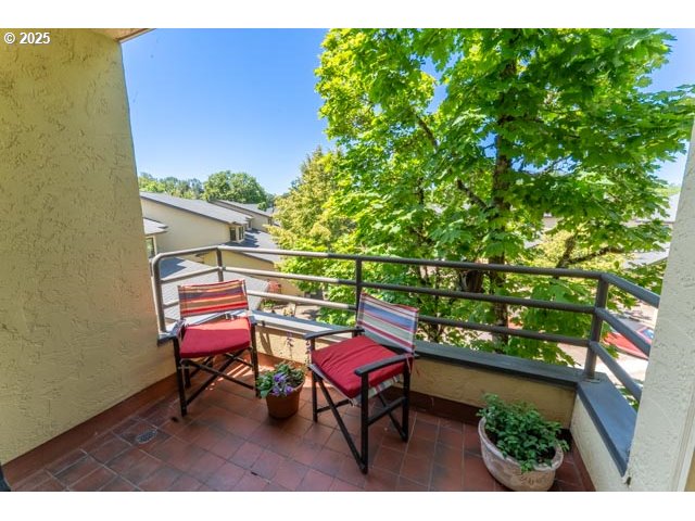 620 Wimbledon Court Eugene, OR 97401 - Photo 22 of 35 Bathroom