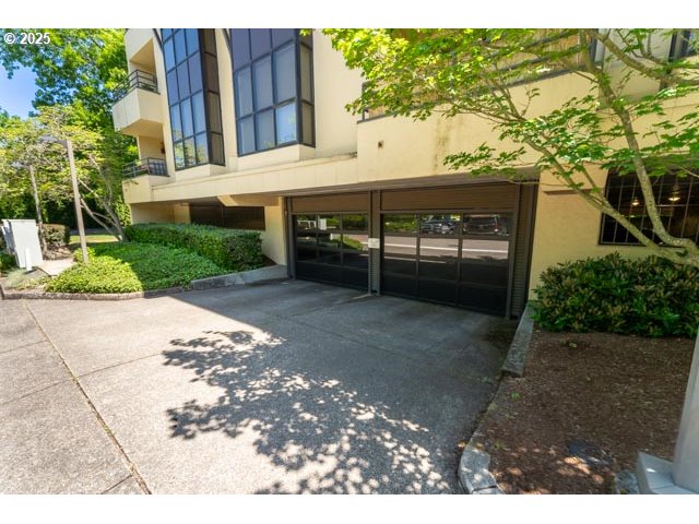 620 Wimbledon Court Eugene, OR 97401 - Photo 24 of 35 Balcony