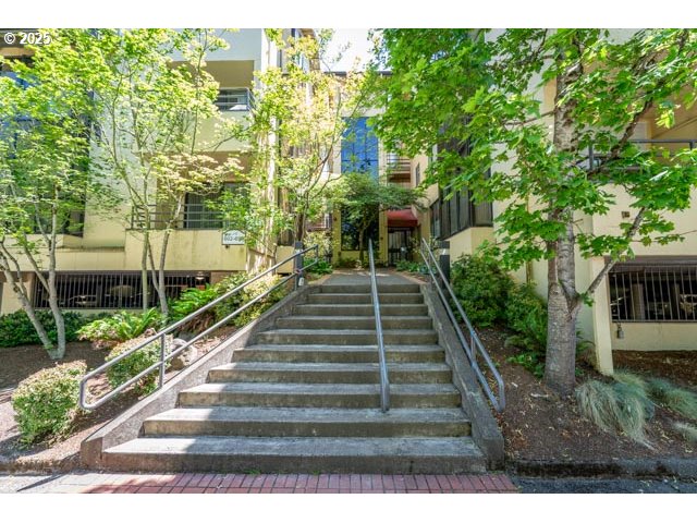 620 Wimbledon Court Eugene, OR 97401 - Photo 3 of 35 Drone View/UAV