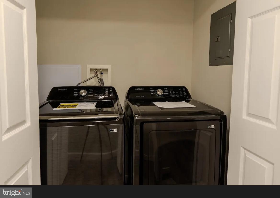 293 Valley Stream Lane, Unit 293 Chesterbrook, PA 19087 - Photo 8 of 18 a close up of a stove top oven
