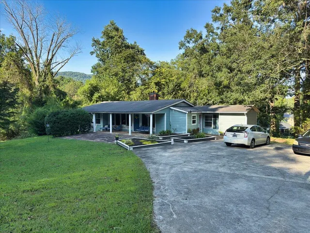 $249,900 | 602 Magnolia Avenue, South Pittsburg, TN 37380