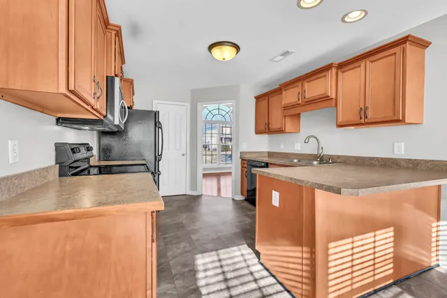 $2,400 | 514 Winding Bluff Way, Clarksville, TN 37040