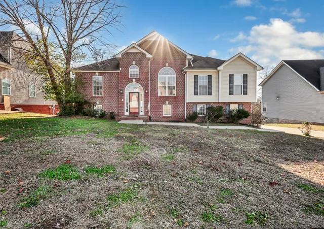 $2,400 | 514 Winding Bluff Way, Clarksville, TN 37040