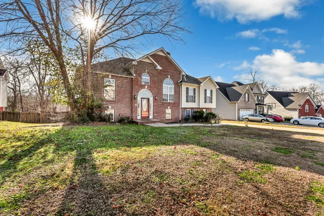 $2,400 | 514 Winding Bluff Way, Clarksville, TN 37040