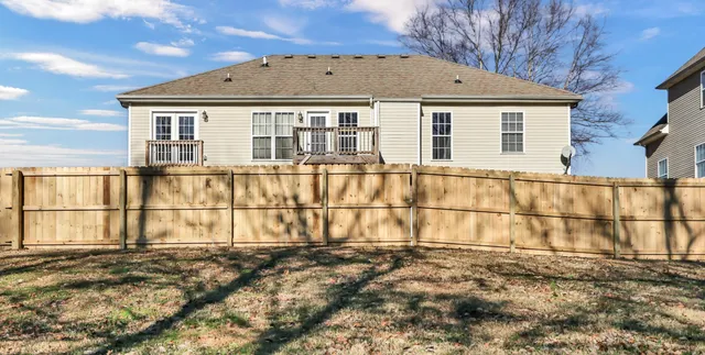 $2,400 | 514 Winding Bluff Way, Clarksville, TN 37040