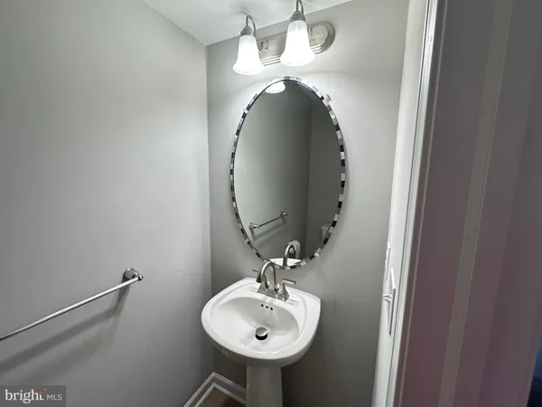 $2,250 | 220 South Street, Pottstown, PA 19464