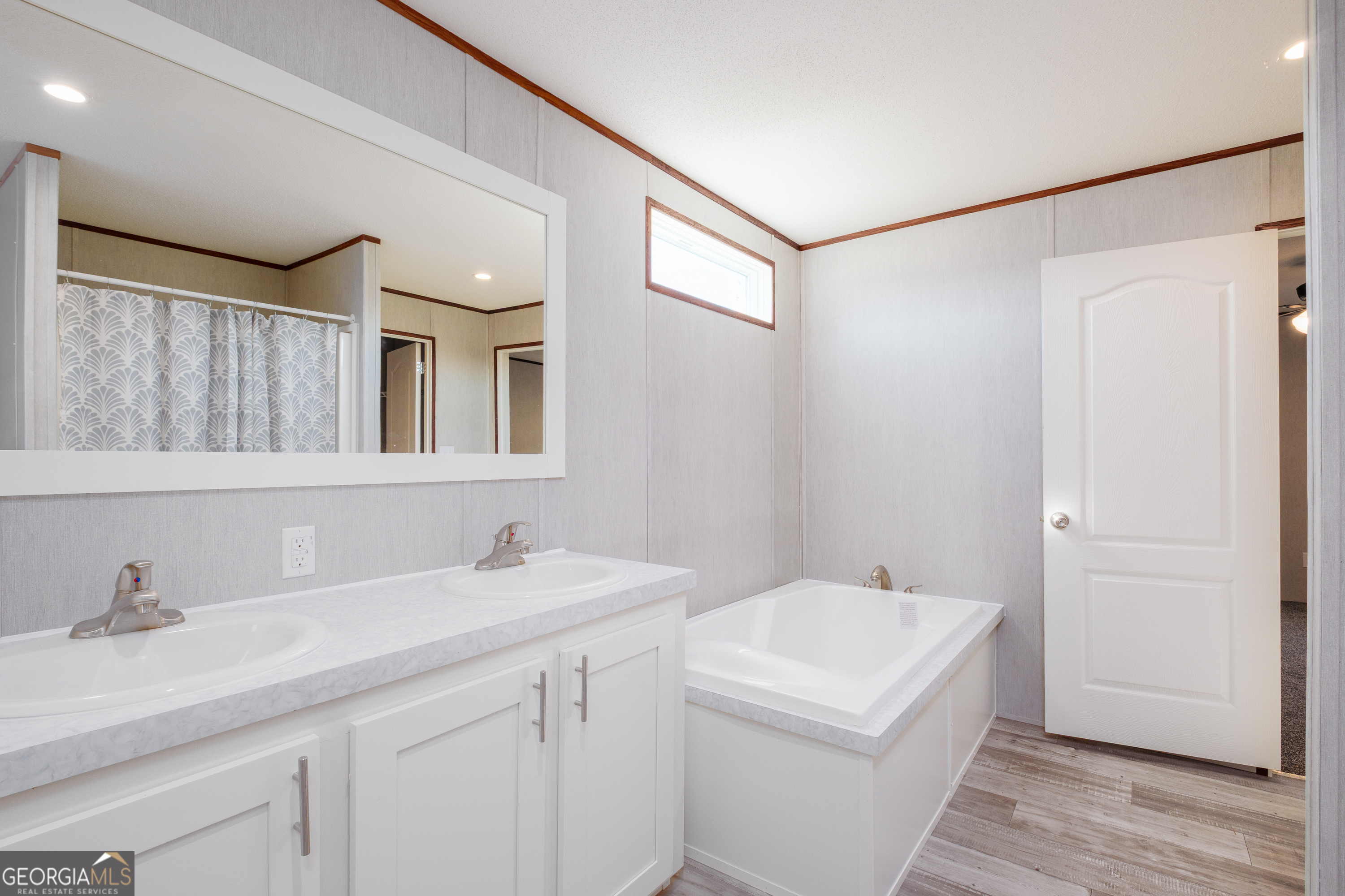 424 L B Hall Road Garfield, GA 30425 - Photo 13 of 32