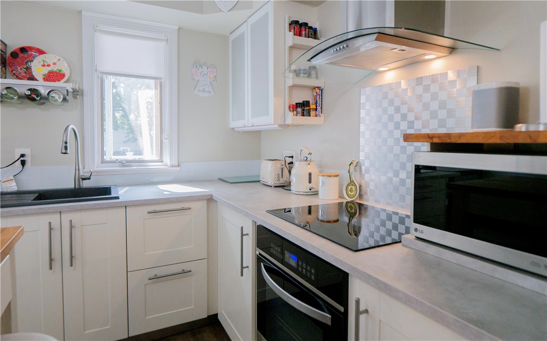 83 Bliss Road Newport, RI 02840 - Photo 14 of 50