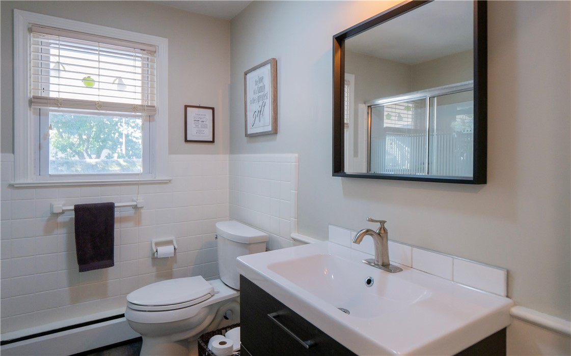 83 Bliss Road Newport, RI 02840 - Photo 18 of 50