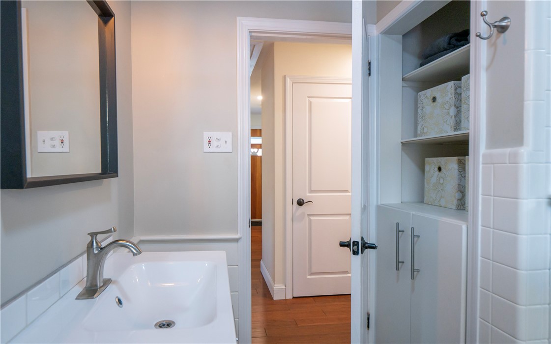 83 Bliss Road Newport, RI 02840 - Photo 19 of 50