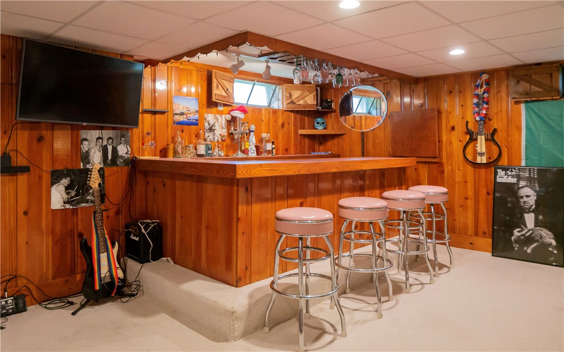 83 Bliss Road Newport, RI 02840 - Photo 27 of 50