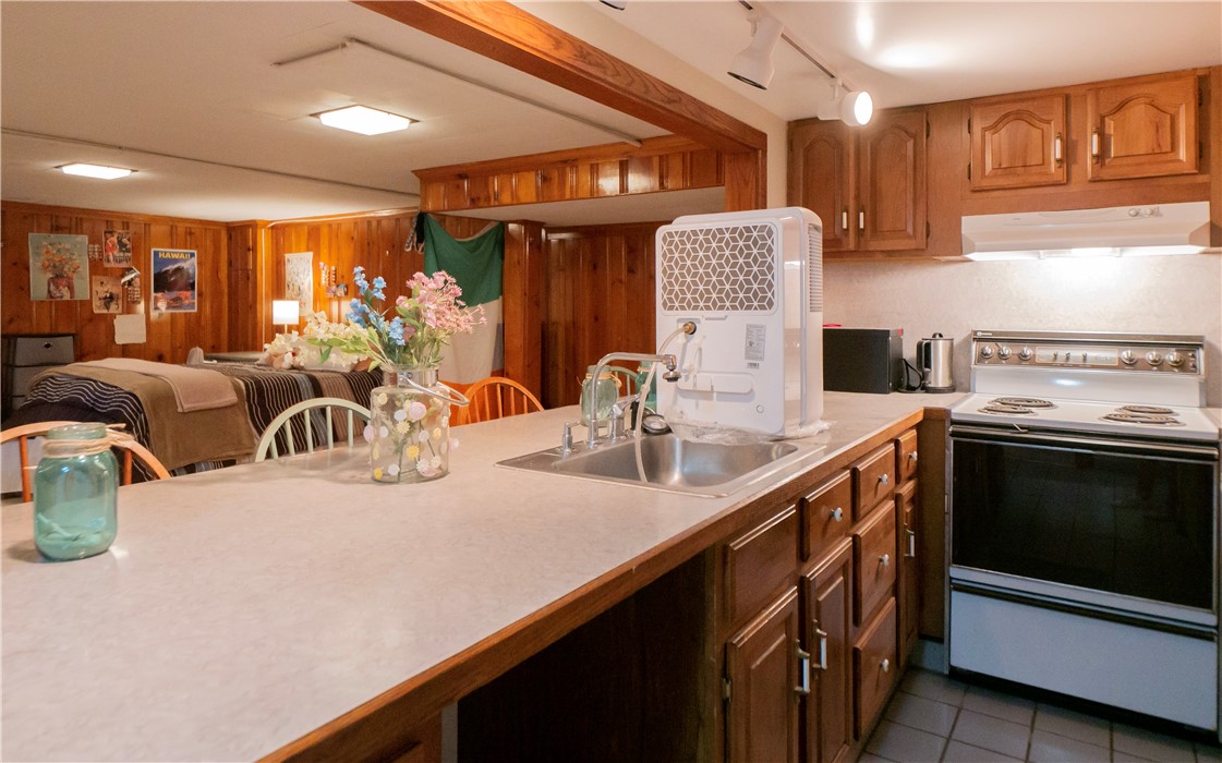 83 Bliss Road Newport, RI 02840 - Photo 33 of 50