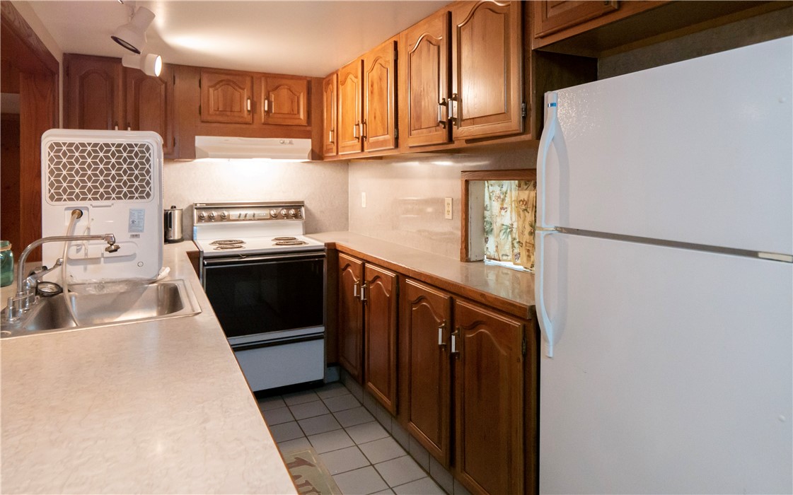 83 Bliss Road Newport, RI 02840 - Photo 34 of 50