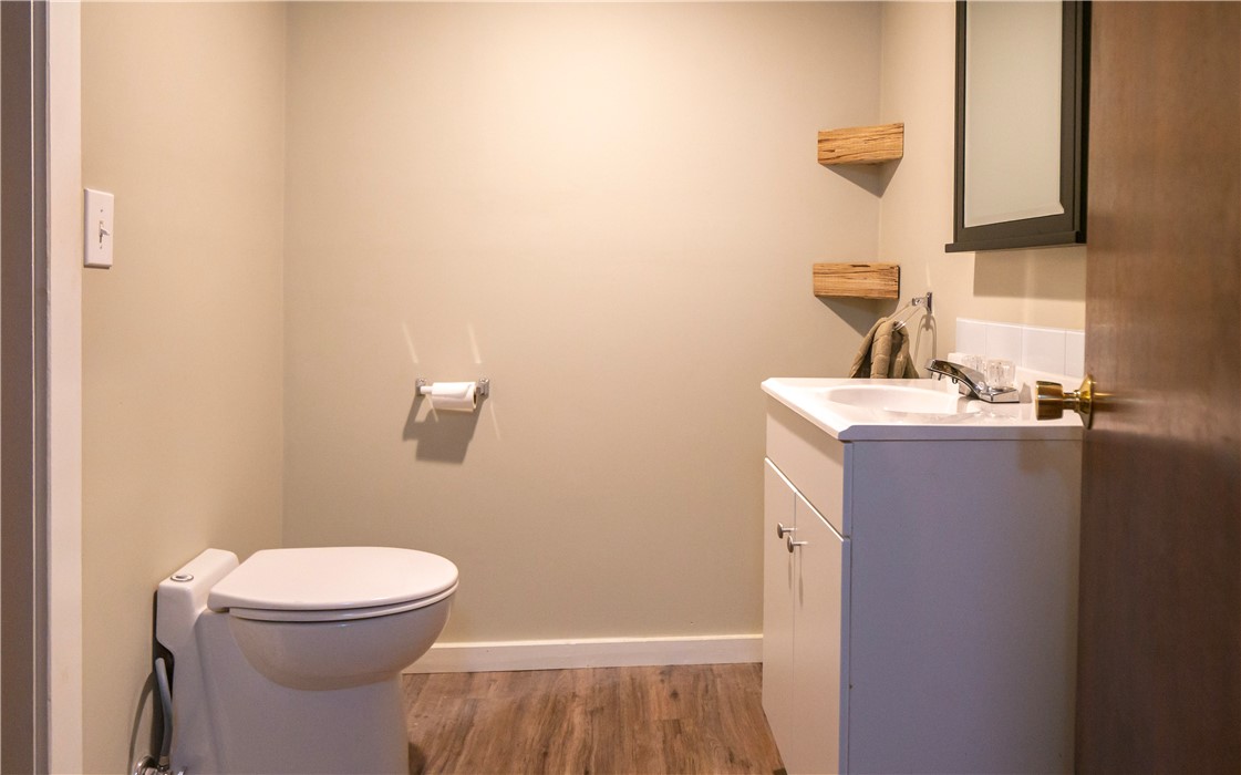 83 Bliss Road Newport, RI 02840 - Photo 35 of 50