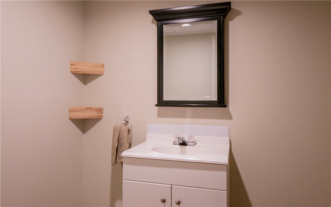 83 Bliss Road Newport, RI 02840 - Photo 37 of 50