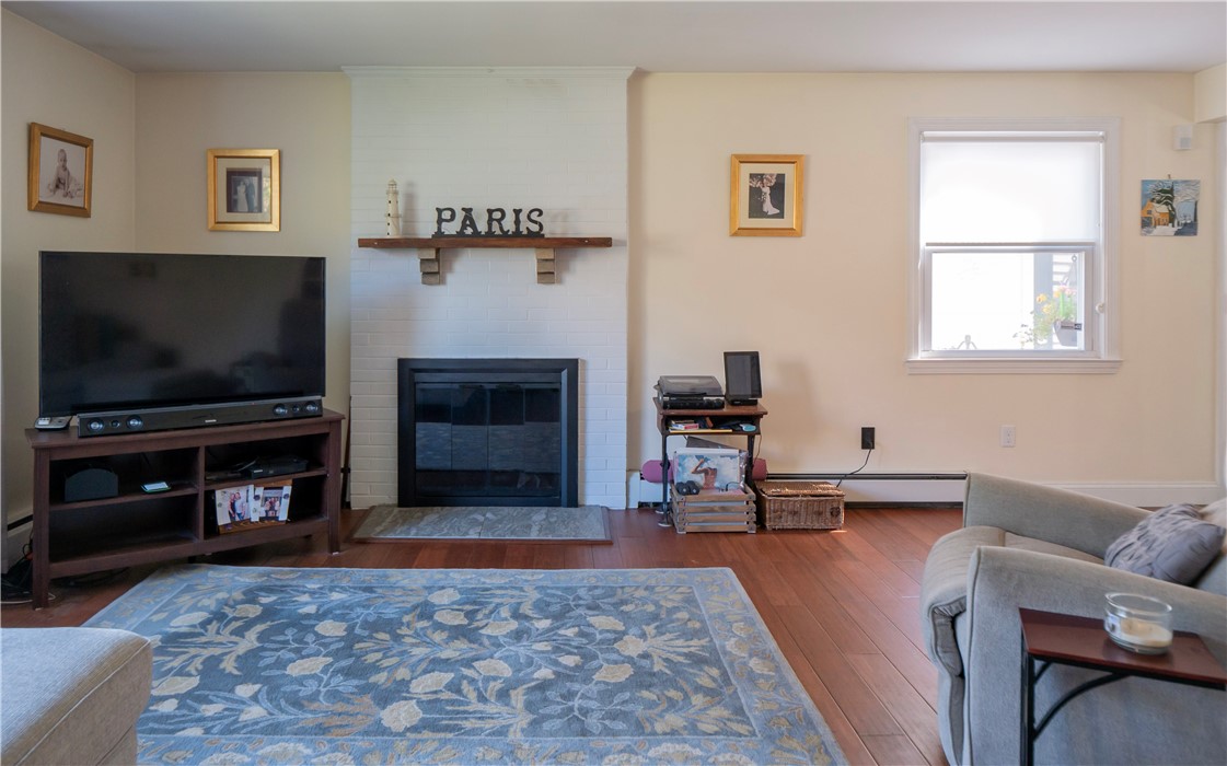 83 Bliss Road Newport, RI 02840 - Photo 5 of 50