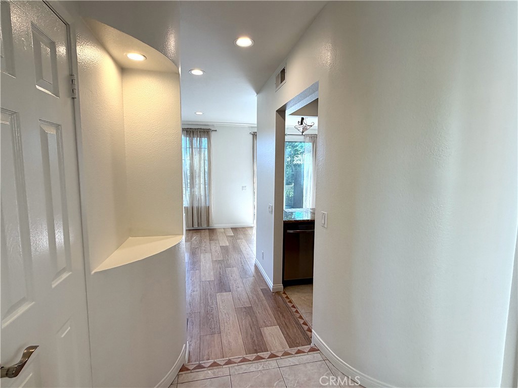 320 Pasto Rico Rancho Santa Margarita, CA 92688 - Photo 5 of 23 Gallery Image 5