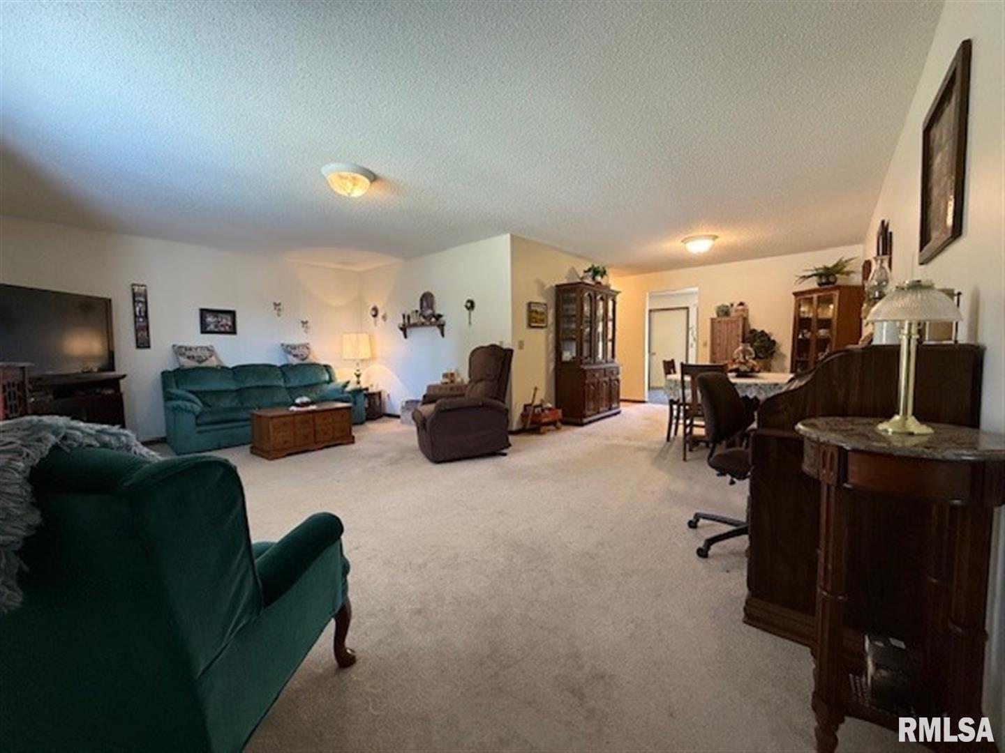 2103 Maple Avenue Macomb, IL 61455 - Photo 5 of 17