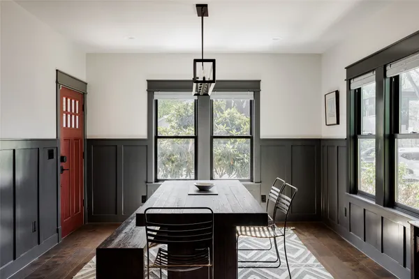 $1,070,000 | 1910 Holly Street, Austin, TX 78702