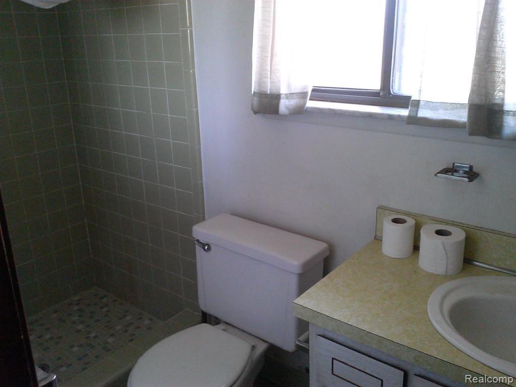 9260 Springborn Road Casco, MI 48064 - Photo 12 of 29 full bath with shower