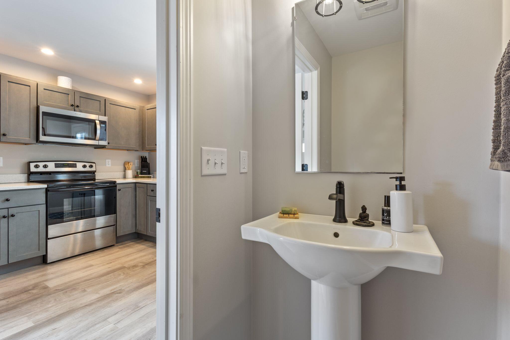 7 Kasseys Way, Unit 5 Westbrook, ME 04092 - Photo 12 of 28 7_Kasseys_Way_10