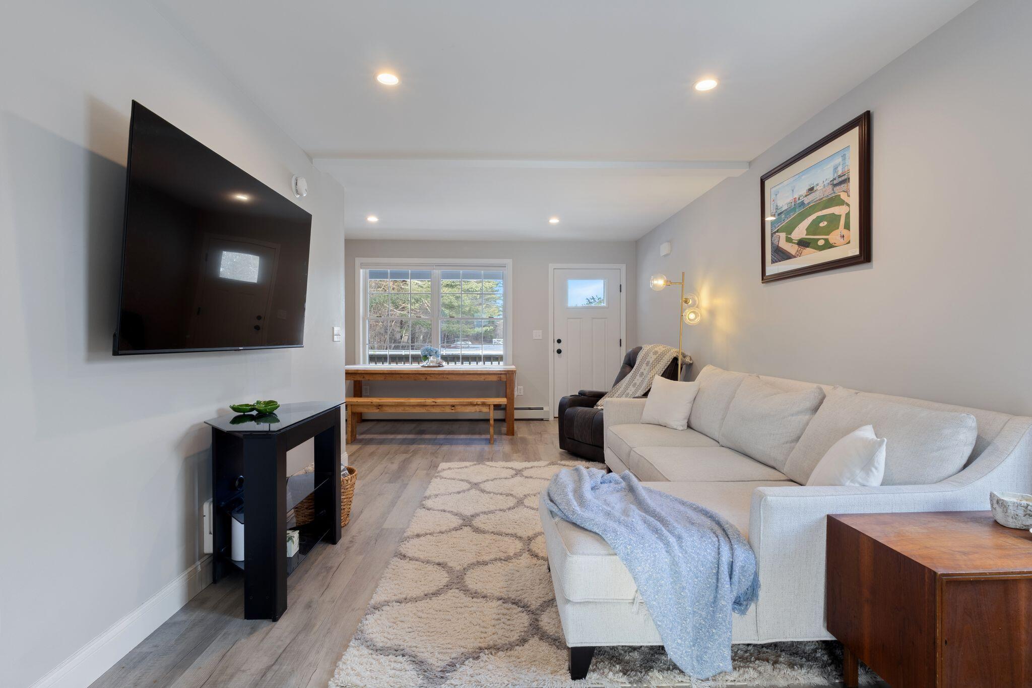 7 Kasseys Way, Unit 5 Westbrook, ME 04092 - Photo 4 of 28 7_Kasseys_Way_07