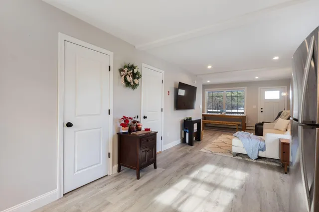 $380,000 | 7 Kasseys Way, Unit 5, Westbrook, ME 04092