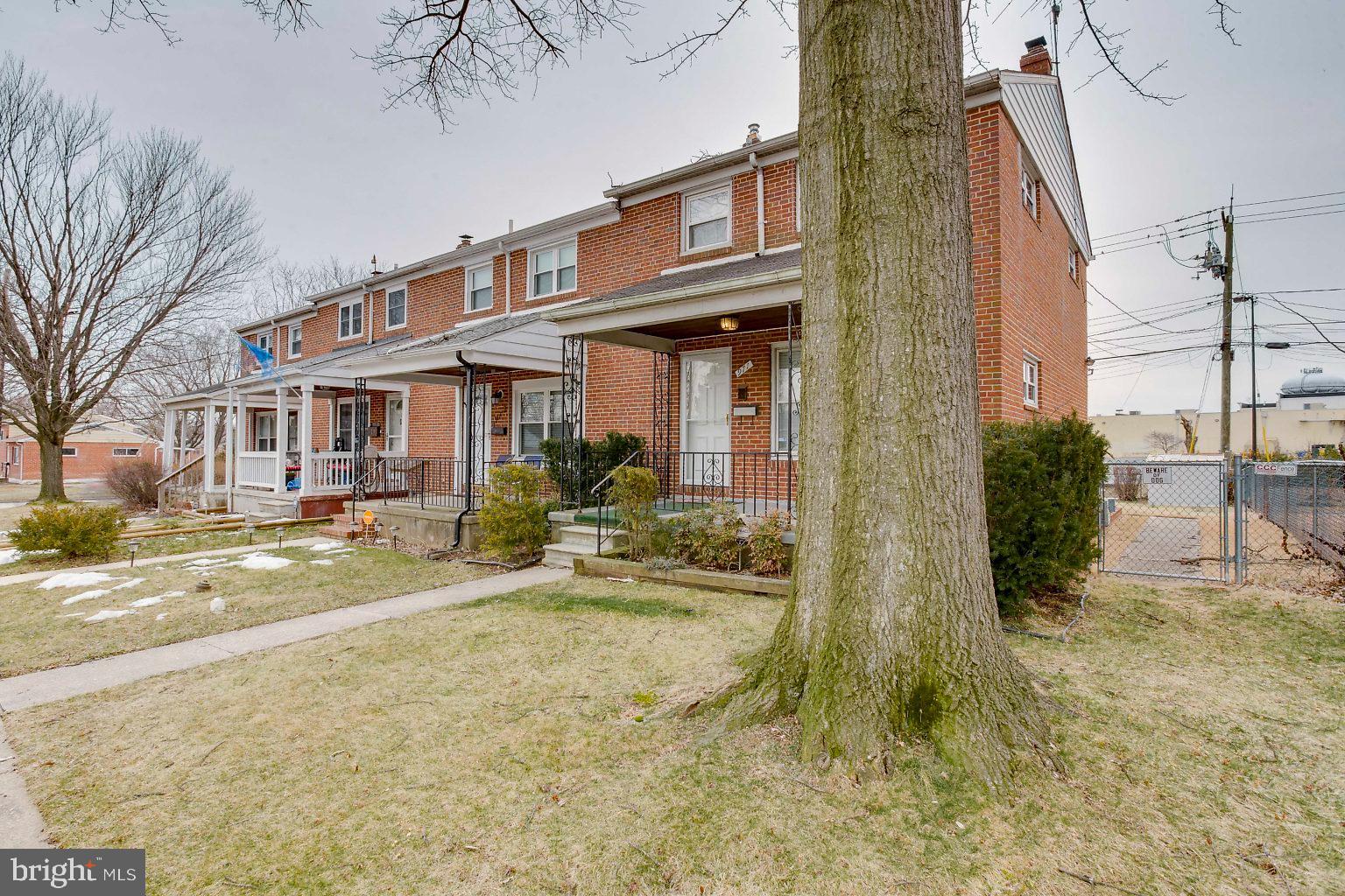 971 Southridge Road Baltimore, MD 21228 - Photo 3 of 32 Gallery Image 3