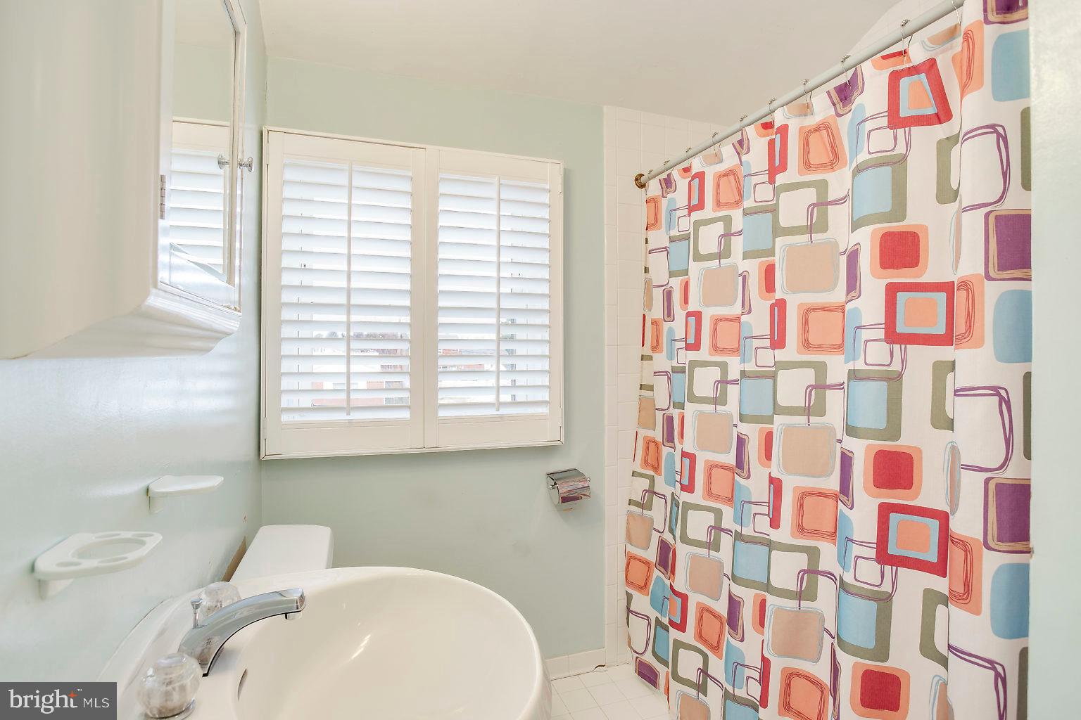 971 Southridge Road Baltimore, MD 21228 - Photo 9 of 32 Gallery Image 9