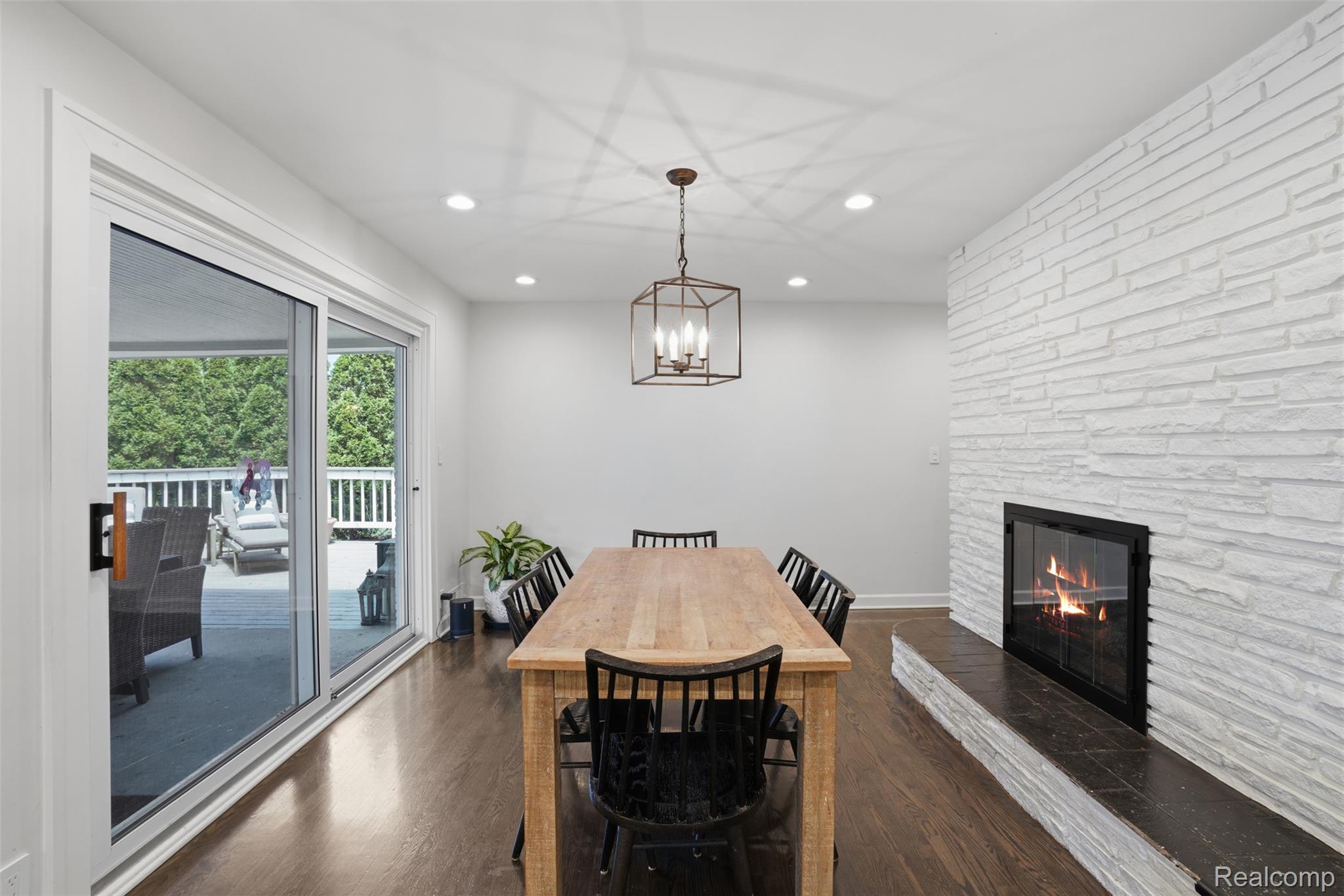 6998 Meadowlake Road Bloomfield Hills, MI 48301 - Photo 17 of 49 16_6998 meadowlake rd-16.jpg