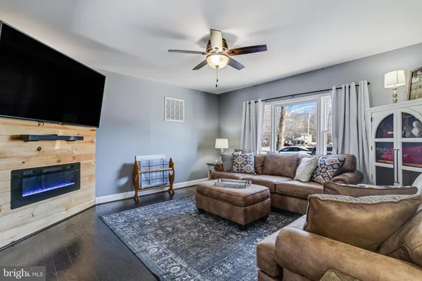 $540,000 | 1955 Lowery Road, Huntingtown, MD 20639