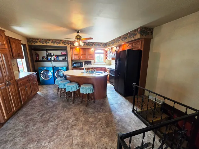 a view of washer and dryer in a kitchen