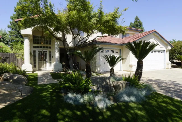 $599,900 | 742 North Marion Avenue, Clovis, CA 93611