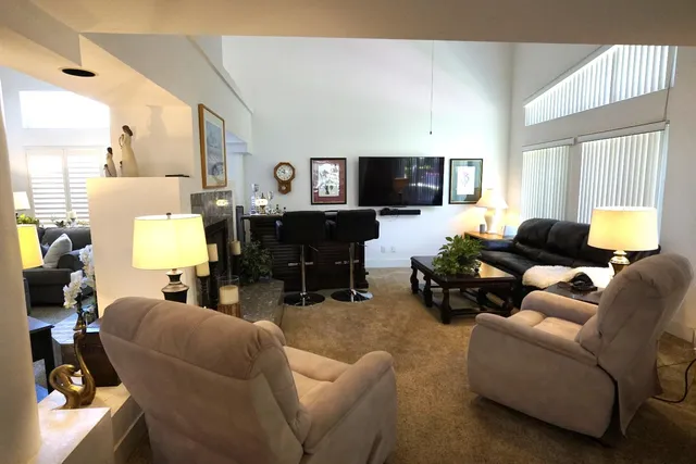 $599,900 | 742 North Marion Avenue, Clovis, CA 93611