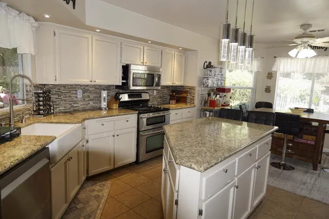 $599,900 | 742 North Marion Avenue, Clovis, CA 93611