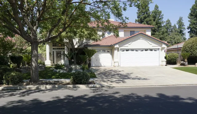 $599,900 | 742 North Marion Avenue, Clovis, CA 93611