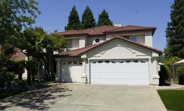$599,900 | 742 North Marion Avenue, Clovis, CA 93611