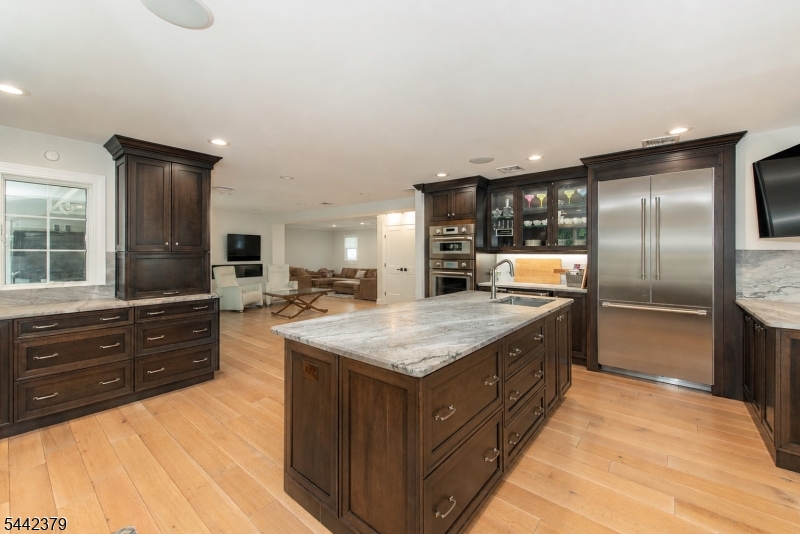 57 Coventry Road Wayne, NJ 07470 - Photo 11 of 35