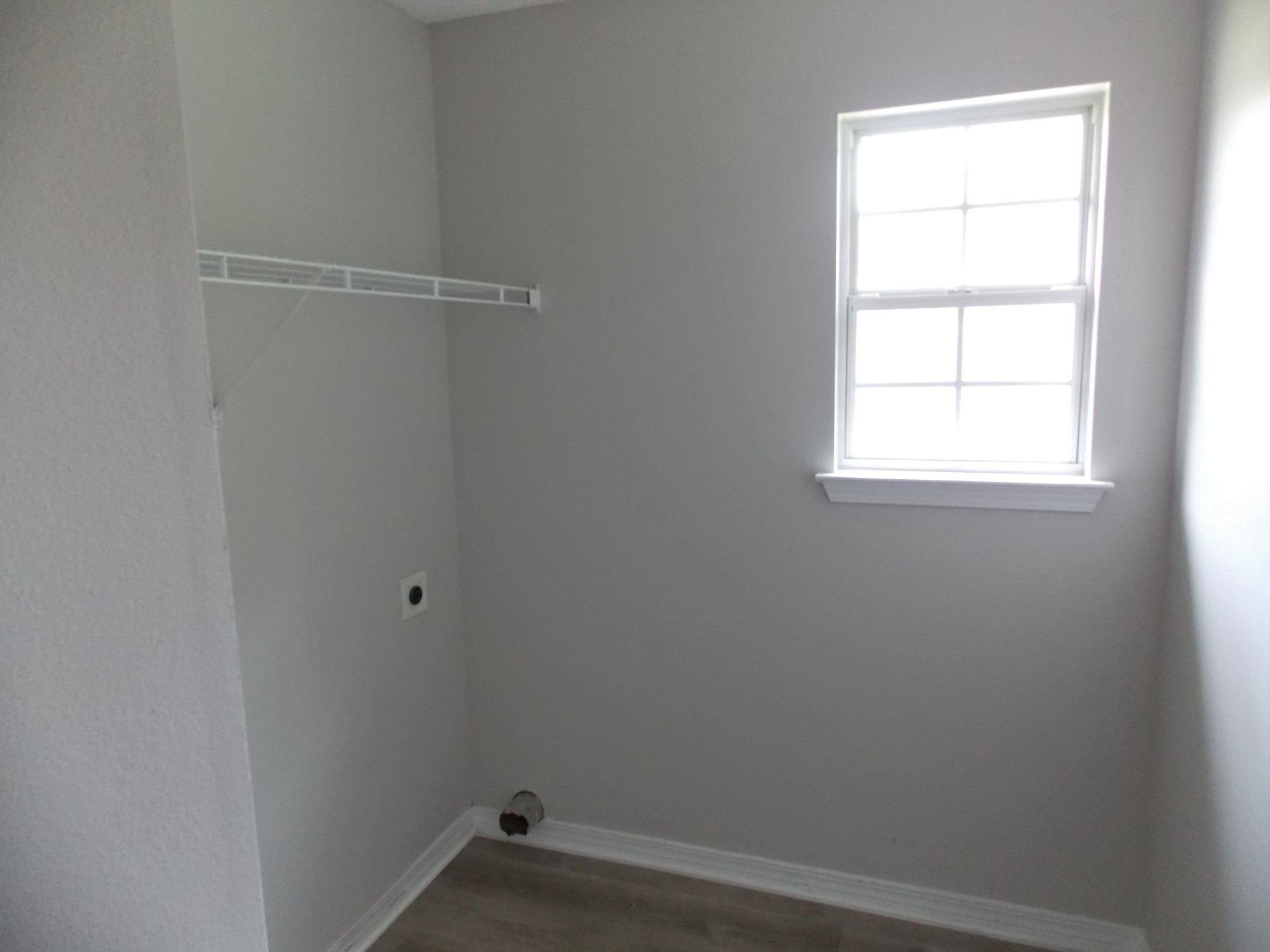 525 Hamilton Boulevard Foley, AL 36535 - Photo 26 of 28 Laundry Room
