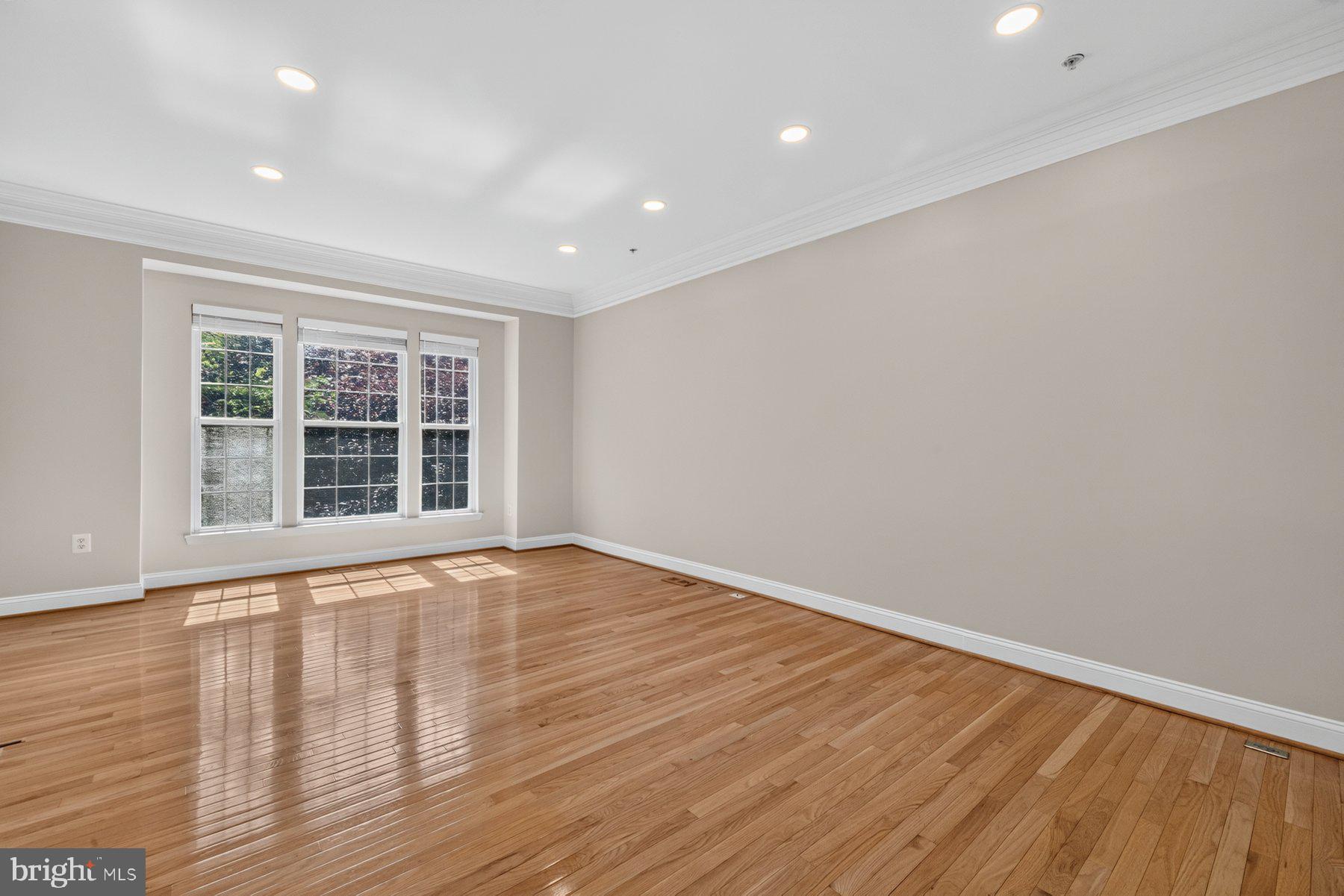 1031 Gaither Road Rockville, MD 20850 - Photo 7 of 37 Gallery Image 7