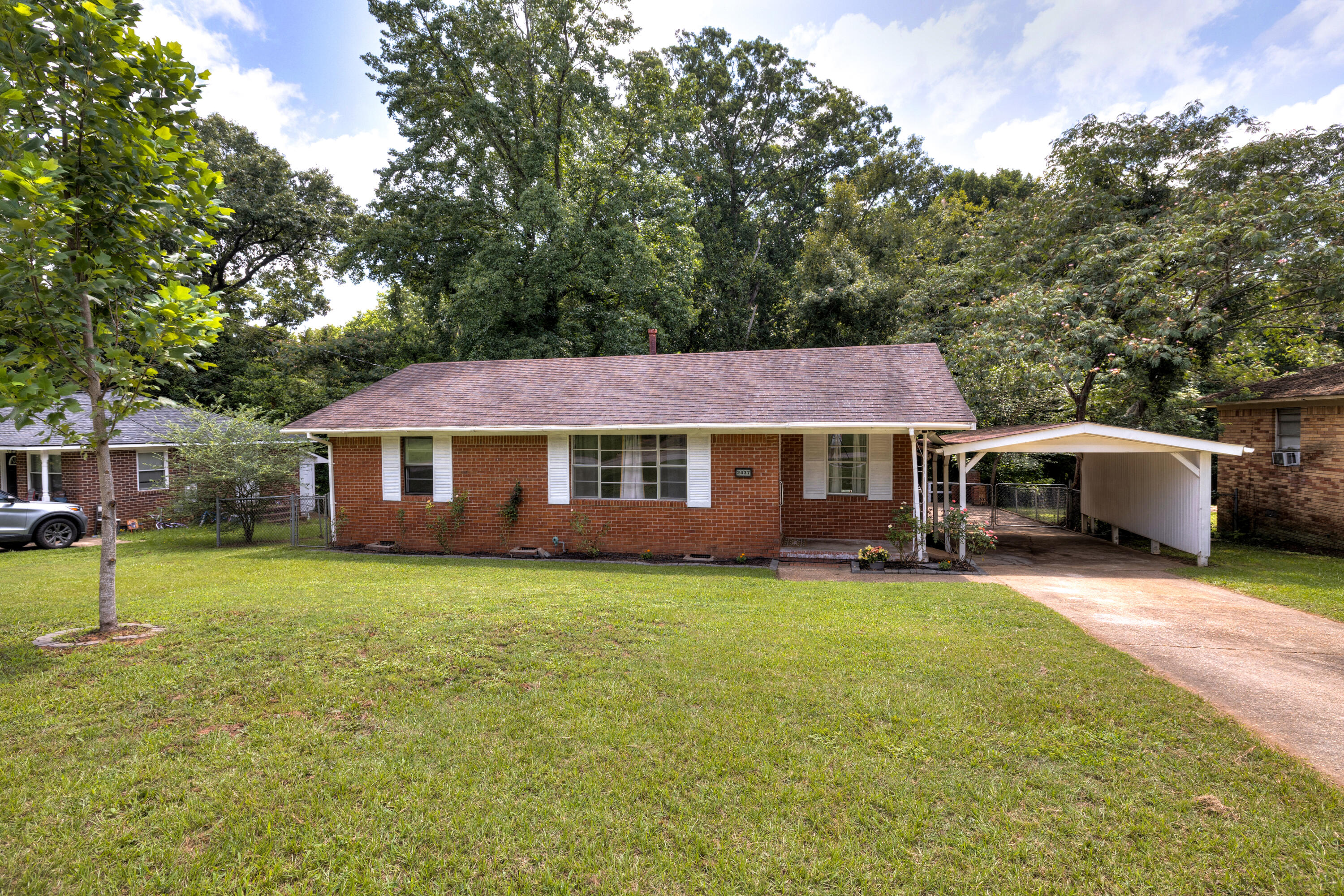 2437 Derwent Drive Sumter, SC 29154 - Photo 2 of 28 01