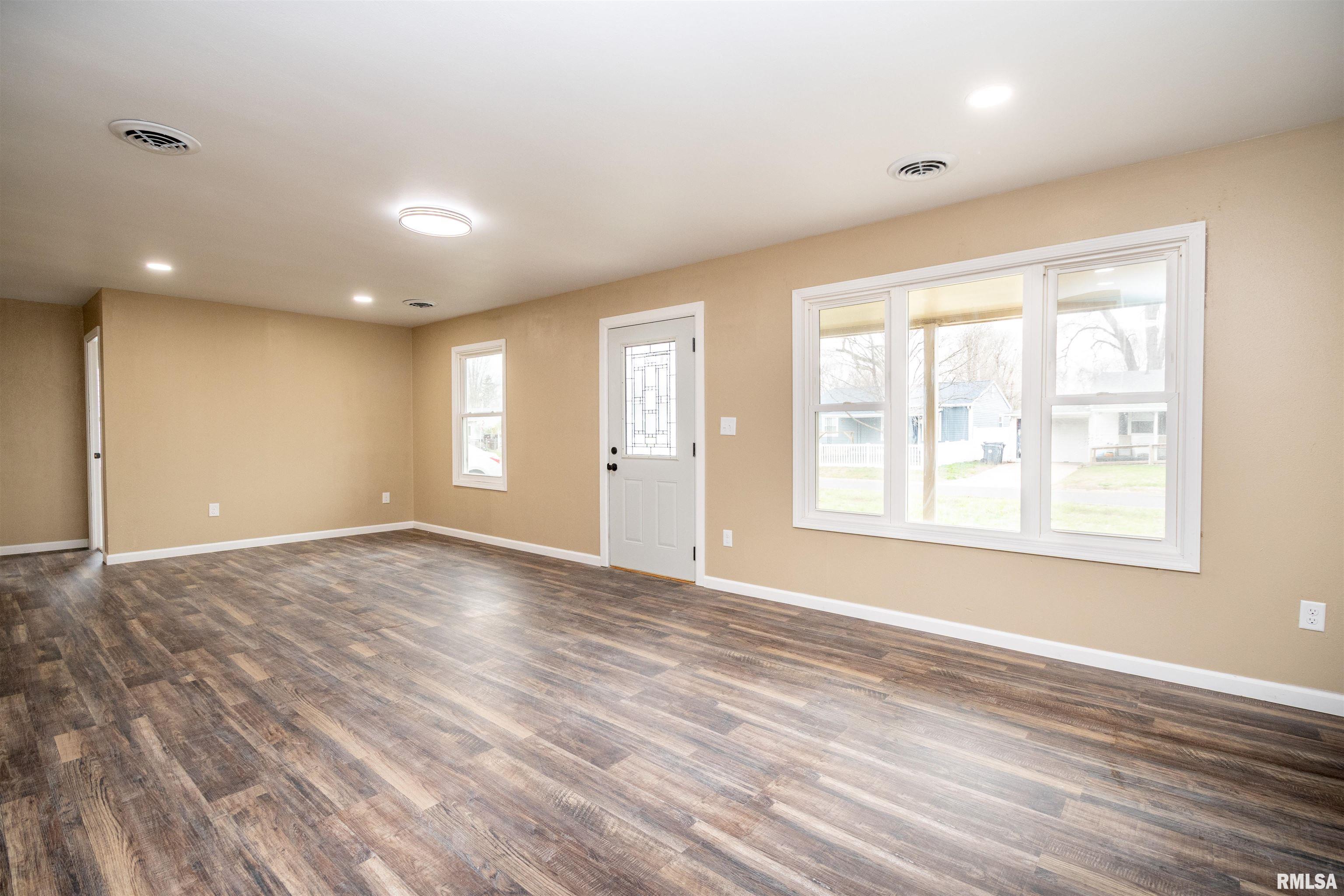 1408 Koch Street Pekin, IL 61554 - Photo 9 of 34
