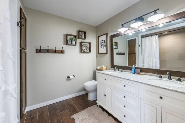 $329,000 | 223 Oak Knoll Court, Blue Earth, MN 56013